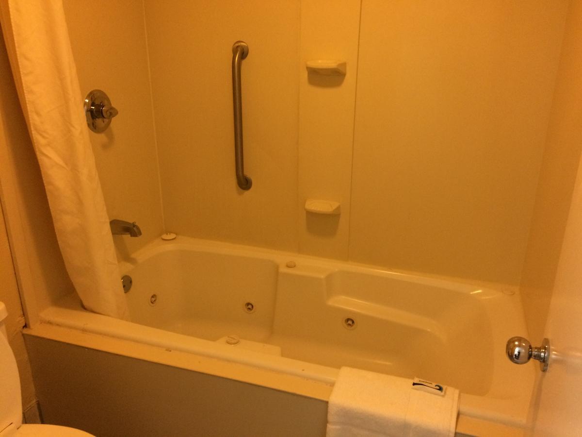 Fairbridge Express Motel 2*